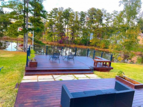 Lakefront 5BR New Home Relaxing and Peaceful